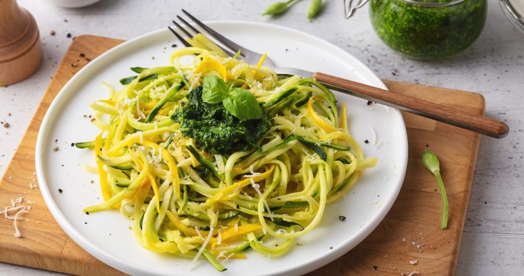 Zoodles mit Bärlauchpesto